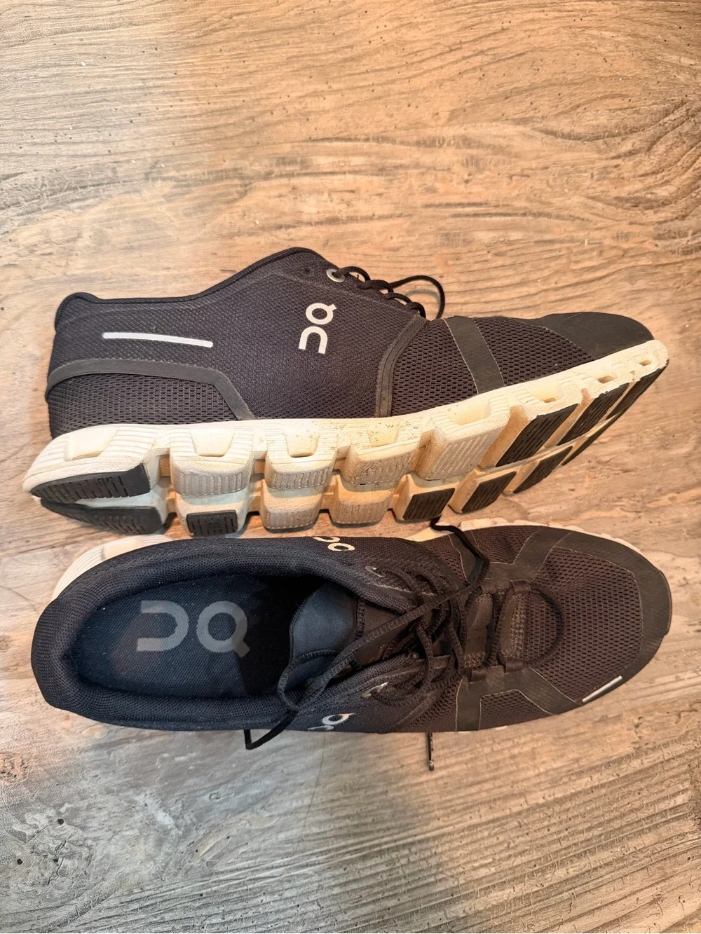 On Running Men's Athletic Shoes in Black and White